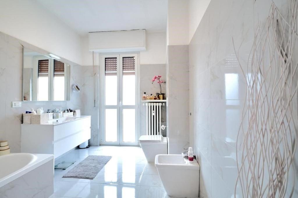 Lux 180Sqm Flat - Entire Last Floor Milano Exterior foto
